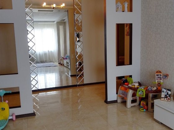 Трехкомнатная квартира с ремонтом Жилпоселок Херсон