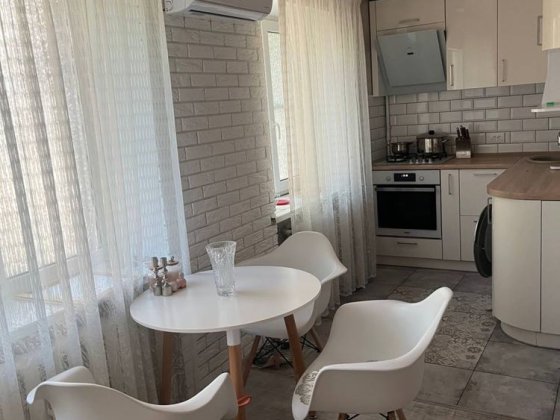 Продаж 3-кімнатної квартири з євроремонтом, м. Херсон, район ХБК Херсон