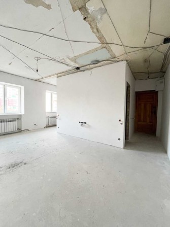 Трикімнатна з частковим ремонтом Ювілейний - фото 1