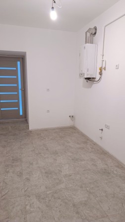 Продається 3 км квартира з капітальним ремонтом в центрі - фото 1