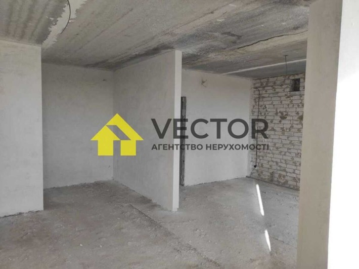 Продаж просторої 2к квартири 73 м2, Цегла, Індив. опалення! - фото 1