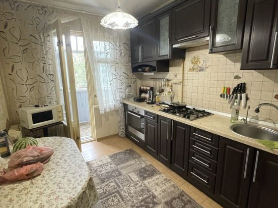 4-х комнатная квартира 3/9 район Зодчего Херсон