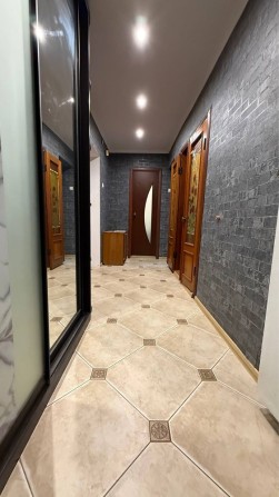 Продам двокімнатну квартиру в цегляному будинку, покращене планування - фото 1