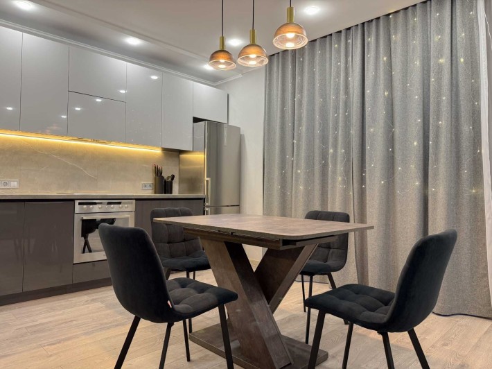 Продаж квартири в Центрі міста - фото 1