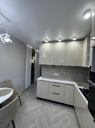 Продам 2-х кімнатну квартиру - фото 1