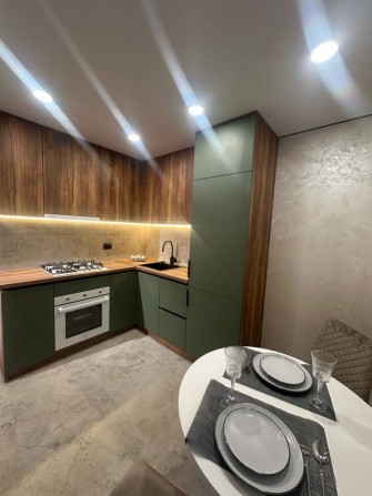 Продаж сучасної 2 кімнатної квартири по вул. Смакули - фото 1