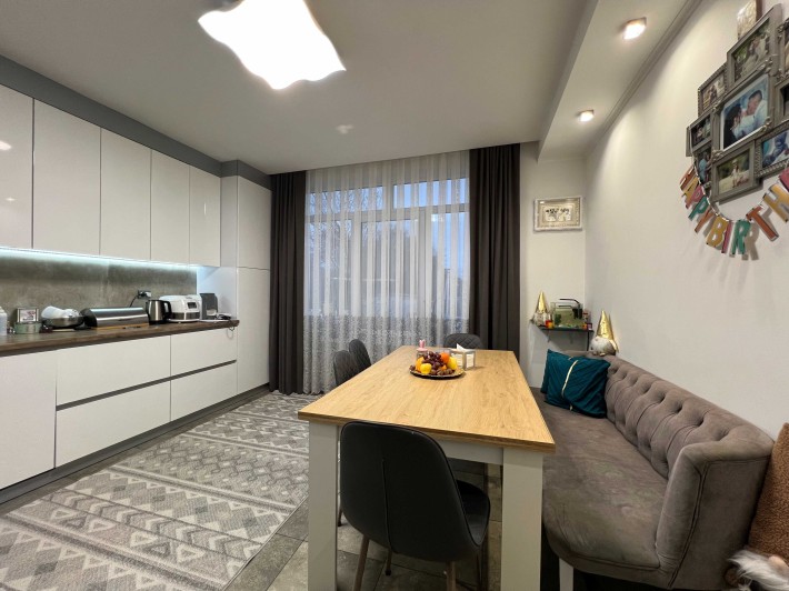 Продаж! 2-км. квартира в НОВОБУДОВІ з РЕМОНТОМ - фото 1