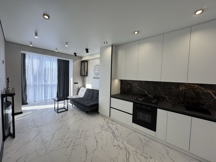 Квартира з гардеробною - фото 1