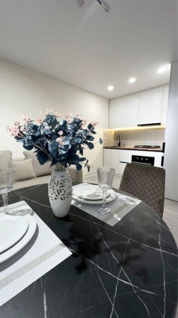 Продається квартира по вул. Київська, кухня-студія та 2 окремі кімнати - фото 1