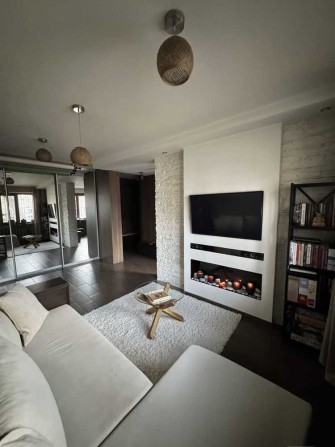 Двокімнатна квартира з євроремонтом в центрі міста - фото 1