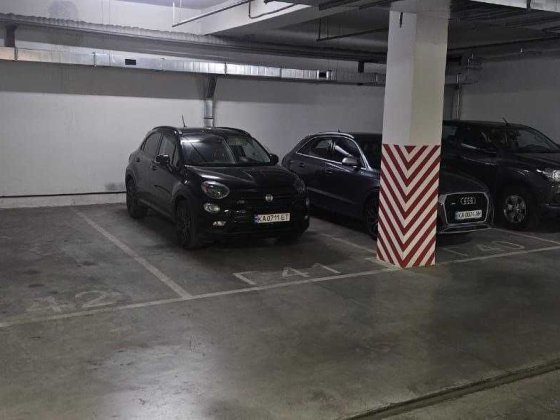 Продаж паркомісця Осокорки Київ