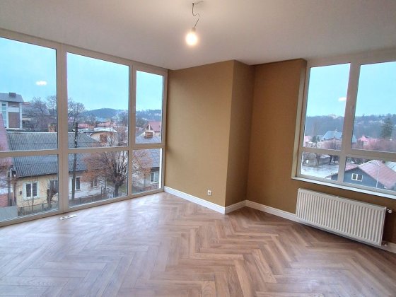 Продається 1 кімнатна здана новобудова з євроремонтом по вул.Київській Черновцы