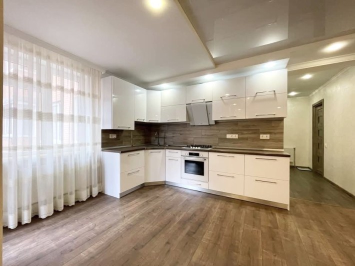 Продається 4 кімнатна квартира в новобудові на Дружбі - фото 1