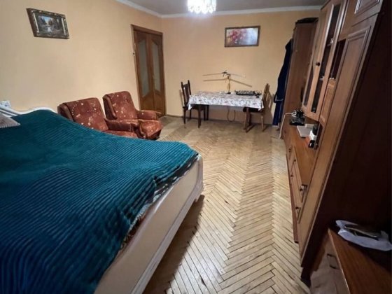 Продається 1-кімнатна чешка, р-н Майдану Черновцы
