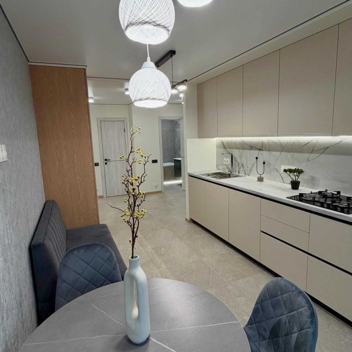 Продаємо 3 - кімнатну квартиру в самому Центрі міста.  Новобудова - фото 1