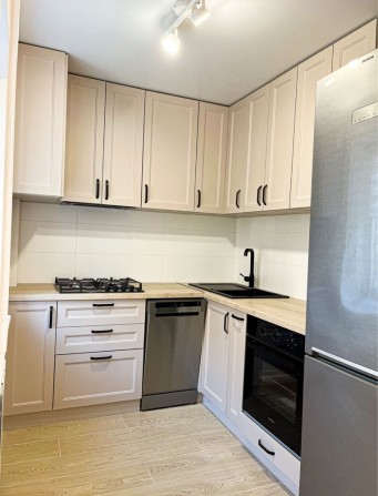 3-кімнатна квартира в районі Брукліну з гарним ремонтом! - фото 1