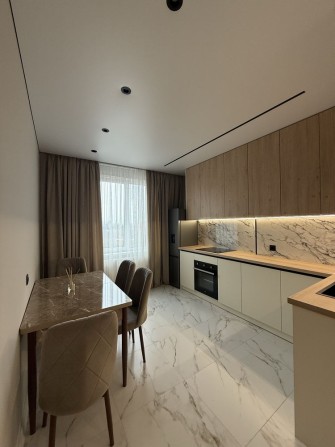 Продаж квартири біля центру міста - фото 1