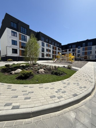 Продаж 2 кімнатної квартири ,з виглядом на озеро - фото 1