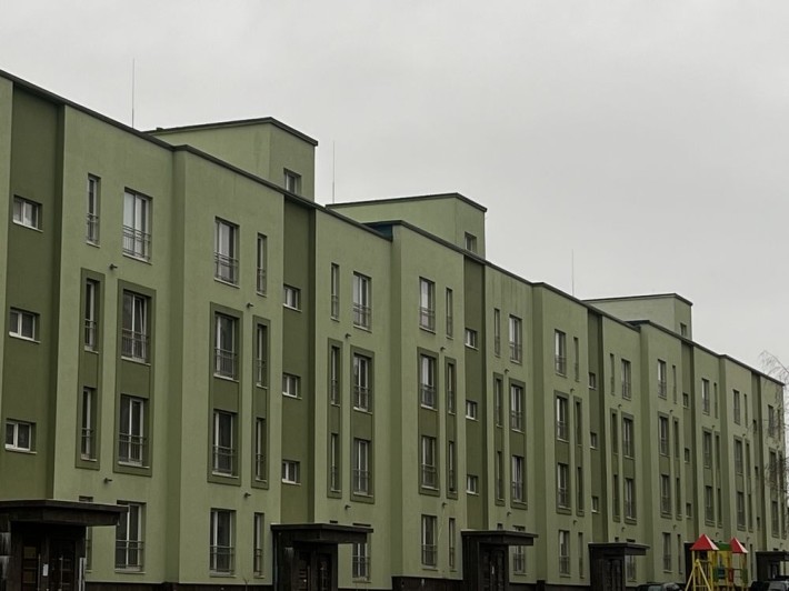 Продається 3-ох кімнатна квартира з ремонтом і гаражем - фото 1