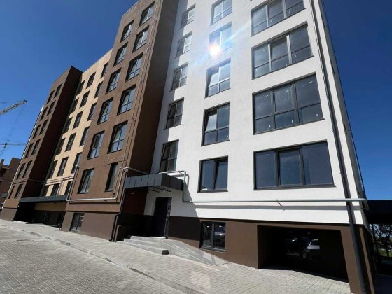 1 кім, 2 кім  новобудови.   Район Басового озера. 39м.кв Ровно