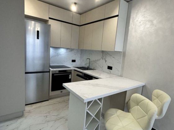 Квартира з ремонтом і меблями в новобудові Ровно