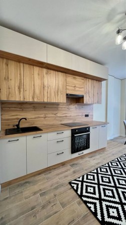 Продаж 1к НОВОБУДОВИ (КУХНЯ-СТУДіЯ+СПАЛЬНЯ) з РЕМОНТОм, зданий будинок - фото 1