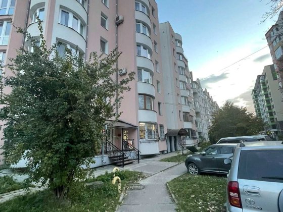 Продається 3 км квартира на Вільховій біля озера Тернополь