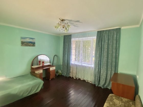 ТЕРМІНОВО! Продам трьохкімнатну квартиру, Льонокомбінат, вул. Фабрична Ровно