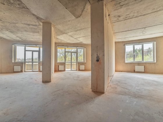 Продаж 3 кім. квартири  р-н Центр із відкритими балконами Ровно