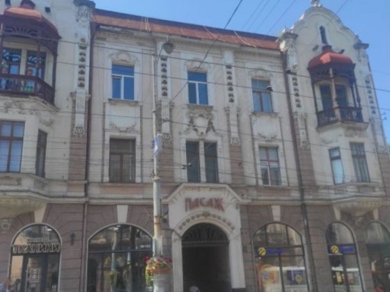 2-к, Центр, Головна, 42. Пасаж. Можливий торг. Чернівці