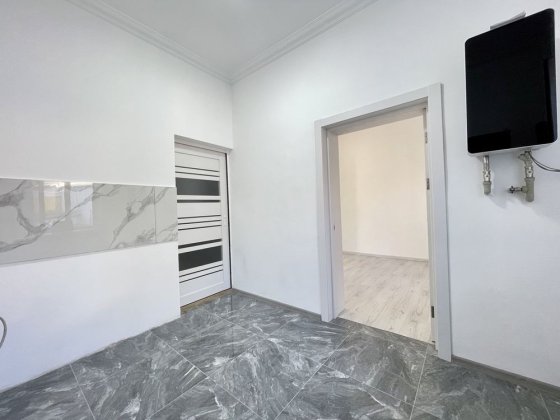 Продаж двокімнатноі квартири в центрі міста Чернівці Черновцы