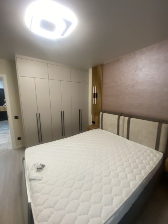 Продаж 2-к квартири на проспекті Злуки  біля Центру - фото 1