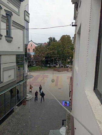 Продається квартира в центрі. - фото 1