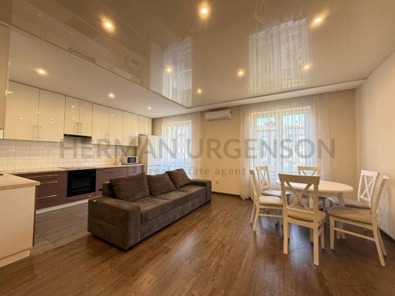 Продаж 2к квартири 78 м.кв / ЖК Вишневий, Компотний р-н Ужгород