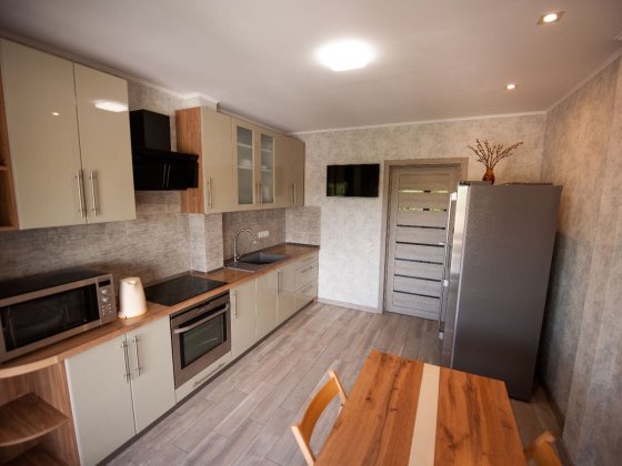 Дворівнева 3-кімнатна квартира на вул. Возз'єднання  / 75 м² / Боздош Ужгород