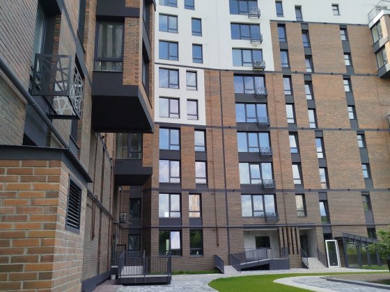 2 новобудова, район ТЦ Майдан, здана в експлуатацію Черновцы