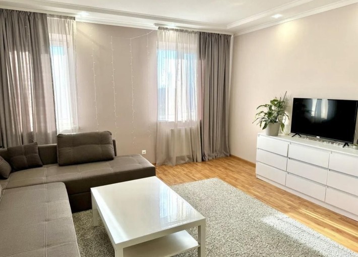 2 кімнатна квартира 60м² з ремонтом і меблями - фото 1