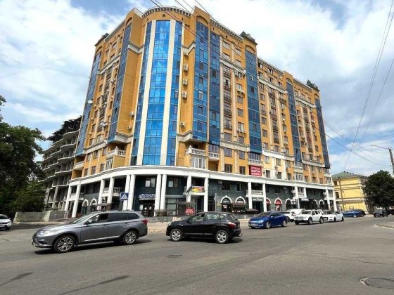 Продаж 4к кв. 187 м2 4/12 пов. Новобуд. вул. Майдан Незалежності №3630 Полтава