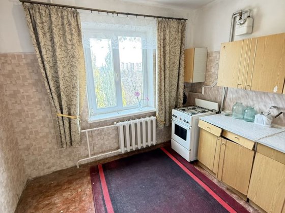 1 кім біля міської лікарні Ровно