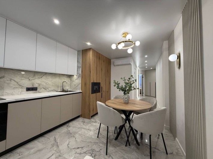 Продається 2 кімнатна квартира на Дружбі - фото 1