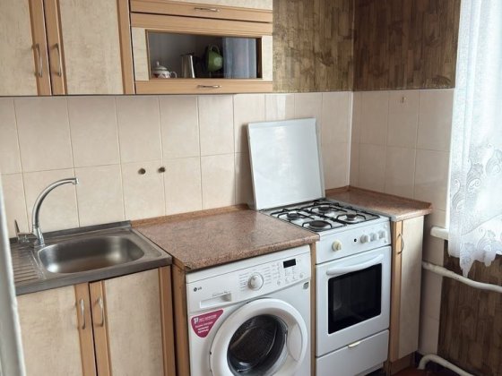 Продам 2 кімнатну квартиру поліпшеного планування по Кн.Острозького Ровно