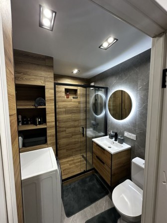 Квартира від власника! 3к в центрі міста, з меблями та технікою - фото 1