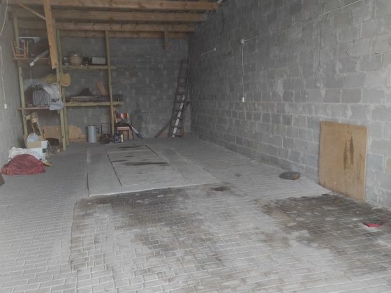 Оренда гаража під бус або легк.авто Владимир