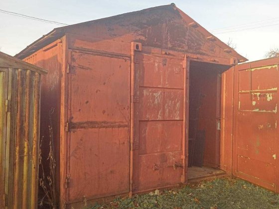 в оренду чи продам високий гараж в кооперативі Радванка Ужгород