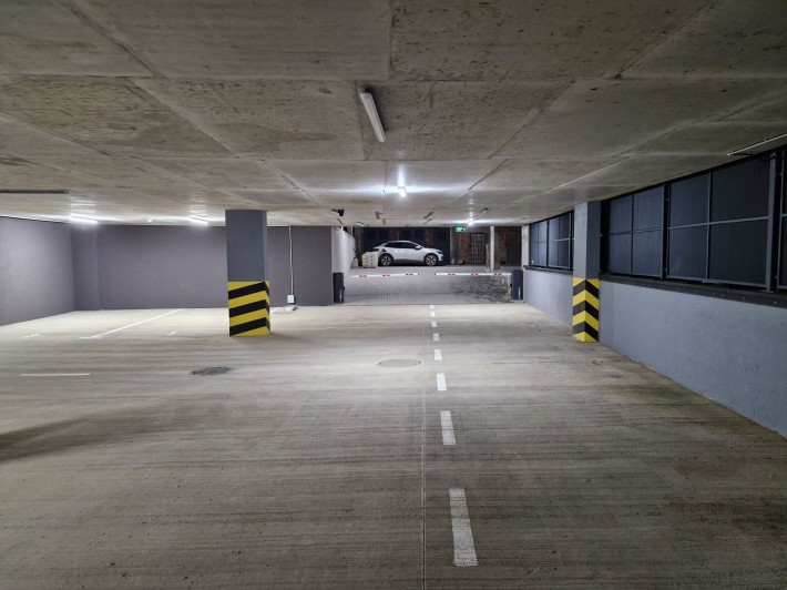 Оренда паркомісця на 1-поверсі в паркінгу ЖК Крістал, - фото 1