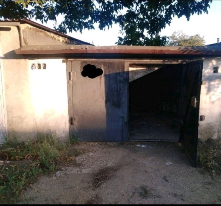 Гараж на военном городке - фото 1