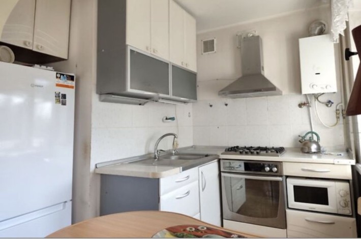 Двокімнатна квартира з ремонтом і меблями - фото 1