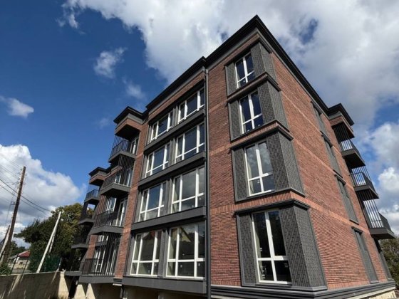 Продається 1-кімнатна квартира з новим ремонтом на Шухевича Черновцы