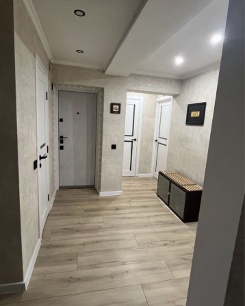 Продаж трикімнатної квартири - фото 1