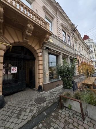 Продаж квартири центр - фото 1